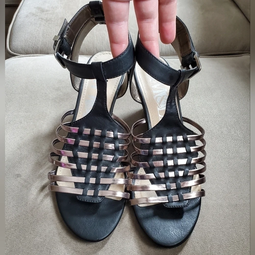 Sam & Libby Metallic Wedge Sandal size 10